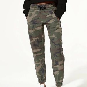 Artizia TNA ALIX PANT Camo Joggers XXS